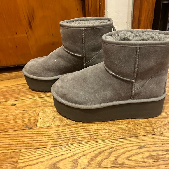 Ugg Classic Mini Platform Boots Gray Size 8 - Picture 4 of 9